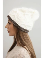 Dámská zimní čepice z vlny s proplétaným vzorem K443 ecru