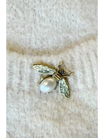 628-1 Módní oversize svetr s ozdobnou broží a praktickými kapsami - béžový