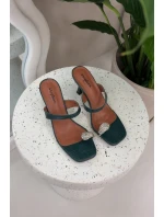 Dámské lodičky na podpatku s ozdobným detailem tmavě zelené Lorissa