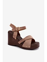 Dámské sandály na platformě se zlatými přezkami Béžové Velvra