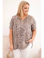 Dámská bavlněná halenka Plus Size s krátkým rukávem a ozdobným knoflíkem fango Dámská bavlněná halenka Plus Size s krátkým rukávem a ozdobným knoflíkem fango