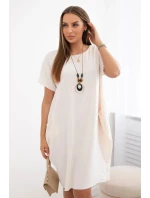 Šaty s kapsami a přívěskem světle béžová