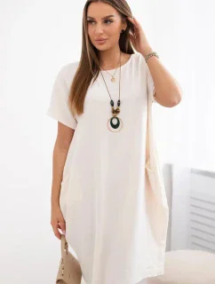 Šaty s kapsami a přívěskem světle béžová