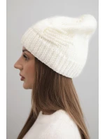 Zimní dámská čepice akrylová s ozdobným pletením K462 ecru
