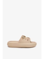 Dámské pěnové pantofle s ozdobnými připínkami Vinceza – béžové