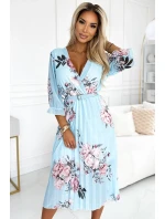 448-3 YUNA Plisované midi šaty s výstřihem a páskem - ROSES na modrém pozadí