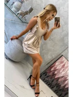 Šaty s volánky na bocích béžové Šaty s volánky na bocích béžové