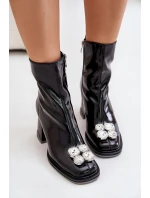 Lesklé dámské boty na podpatku s ozdobou MR880-019 černé D&A