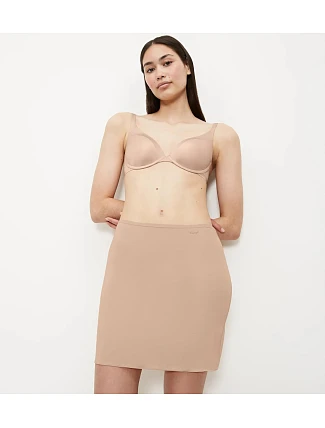 BODY MAKE-UP – Lehká spodnička pro bezešvý vzhled Triumph