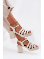 Lakované Kožené Dámské Sandály Na Podpatku Světle Béžové Vinceza 66621