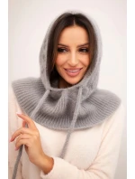 Dámská čepice s kapucí a pleteným vzorem šedá