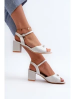 Dámské sandály z eko kůže na podpatku s ozdobami stříbrné Narhi