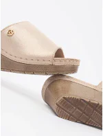 Komfortní  nazouváky dámské hnědé na klínku