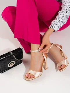 Výborné dámské sandály hnědé na jehlovém podpatku