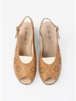 Exkluzívní dámské Karmelowy  sandály na klínku