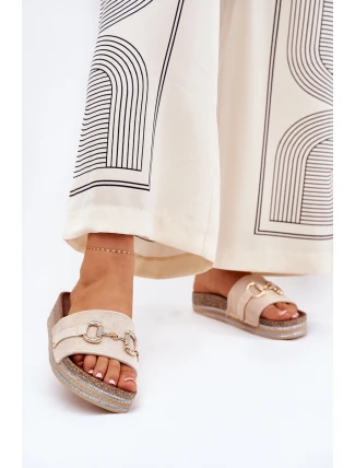 Dámské Klapky Na Platformě Se Zlatou Dekorací A Brilantem Béžové Morisela