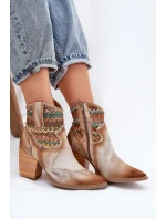 Kožené Boty Kovbojky Na Podpatku S Dekorativním Pletením Maciejka 06810-29 Multikolor