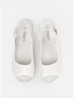 Luxusní bílé  sandály dámské na klínku