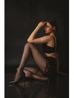 PUNČOCHY S KAMÍNKY VE SVĚTLE REFLEKTORŮ