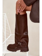 Zateplené kozačky s ohrnutým svrškem a přezkou čokoládové Fiorae
