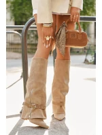 Dámské kozačky nad koleno na sloupkovém podpatku s ozdobným páskem Jolivine – béžové