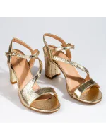 Klasické dámské  sandály černé na širokém podpatku