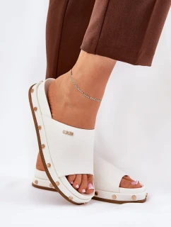 Dámské pantofle na platformě s cvočky Big Star – bílé