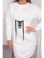 Zateplené šaty s ozdobným páskem ecru Zateplené šaty s ozdobným páskem ecru