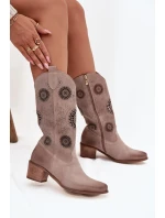 Semišové kožené dámské kozačky s perforovaným vzorem Zazoo 3852 Cappuccino