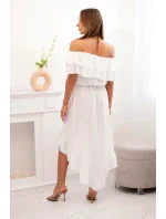Dámské šaty s odhalenými rameny a prodlouženými zády ecru