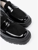 Zajímavé dámské černé mokasíny na širokém podpatku Zajímavé dámské černé mokasíny na širokém podpatku