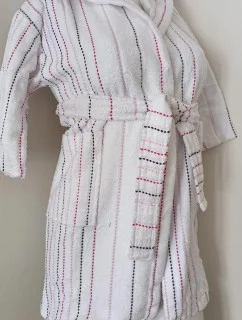 AKCE - Dívčí župan s kapucí 9114 0100 bílý s proužkem - Vestis