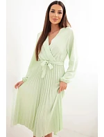 Šaty na zavazování s plisovaným spodkem jablečný Šaty na zavazování s plisovaným spodkem jablečný