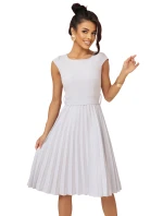 311-20 LILA Plisované šaty s krátkými rukávy a páskem - ŠEDÉ