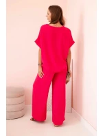 Dámský komplet z viskózy s ozdobným květem a širokými kalhotami - fuchsie Dámský komplet z viskózy s ozdobným květem a širokými kalhotami - fuchsie