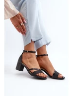 Třpytivé dámské sandály na nízkém podpatku černé Ploemis Třpytivé dámské sandály na nízkém podpatku černé Ploemis