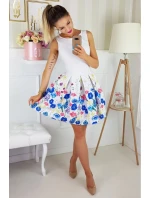 Dámské společenské šaty bez rukávů se skládanou sukní a páskem bílé - Bílá / 40 - Bicotone Dámské společenské šaty bez rukávů se skládanou sukní a páskem bílé - Bílá / 40 - Bicotone