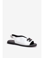 Sandály Na Ploché Podpatky S Dekorací Eko Kůže Stříbrné Tillireta