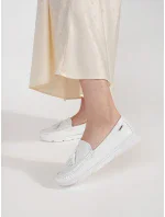 Krásné  mokasíny bílé dámské na klínku