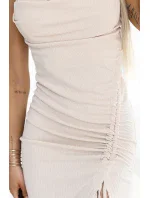 594-1 Žebrované midi šaty bez ramínek s drapérií a rozparkem - BEACH