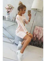 Šaty s potiskem košíků v pudrově růžové barvě Šaty s potiskem košíků v pudrově růžové barvě