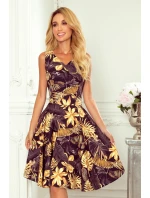 Rozšířené dámské šaty se vzorem zlatých listů a s výstřihem ve tvaru srdce 114-13
