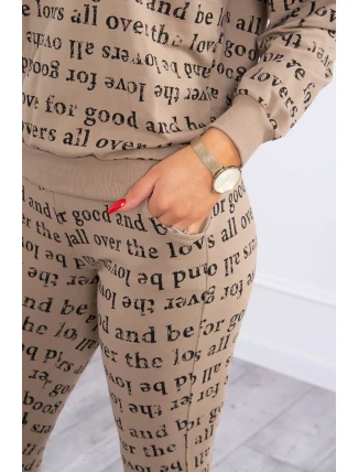 Sada s potiskem v barvě camel Sada s potiskem v barvě camel