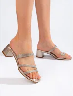 Trendy zlaté dámské nazouváky na širokém podpatku Trendy zlaté dámské nazouváky na širokém podpatku