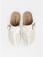 Trendy dámské bílé  nazouváky na plochém podpatku