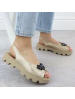 Dámské sandály na platformě perforované metalické zlaté Potocki SZ12610