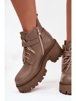 Kožené dámské kotníkové boty na klínu s ozdobným páskem zateplené Zazoo 60557 tmavě béžové