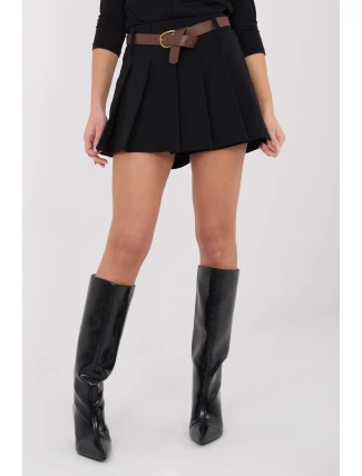 Kraťasy s sukňovou dolní částí model 222212 Rue Paris Kraťasy s sukňovou dolní částí model 222212 Rue Paris