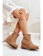 Zateplené boty na klínu s ozdobným zipem eko semišové camel Leretha