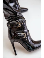 Lakované kozačky na jehlovém podpatku s přezkami černé Emiraethe